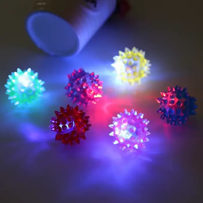 Boule de chat clignotante à LED, boules lumineuses roulantes, jouet de jeu coloré pour animaux de co