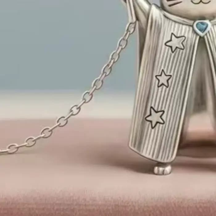 Collier chat mignon, pendentif