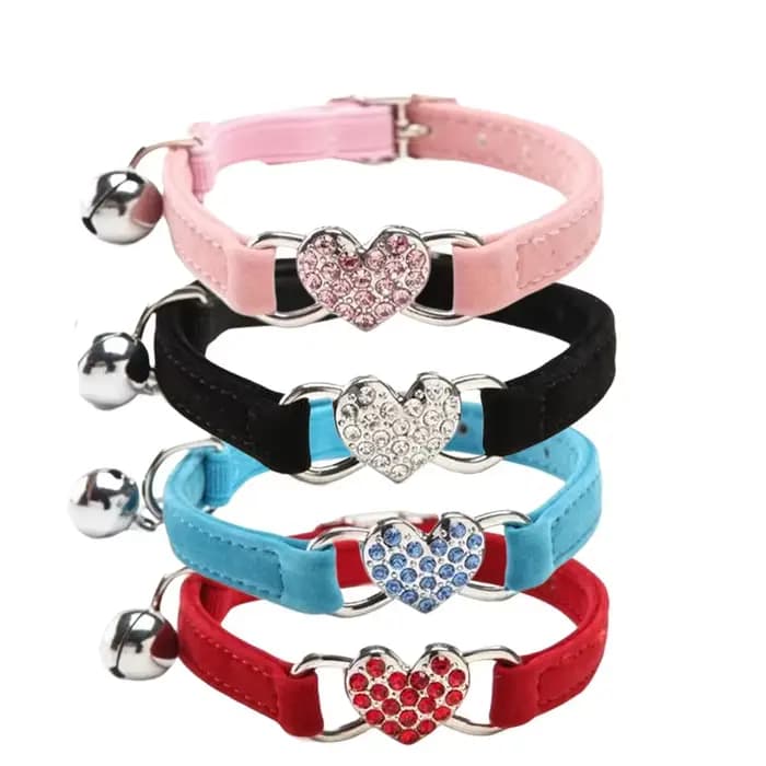 Collier pour chat en forme de cœur avec cloche