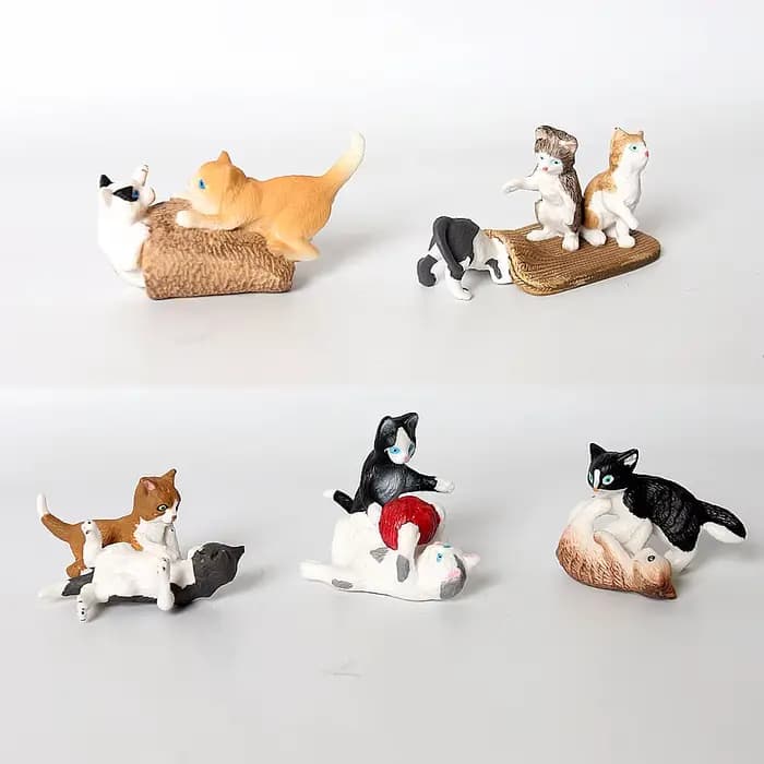 Figurines de chat de jeu réalistes