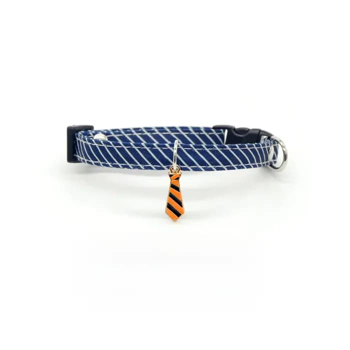 Collier pour chat à rayures avec nœud papillon