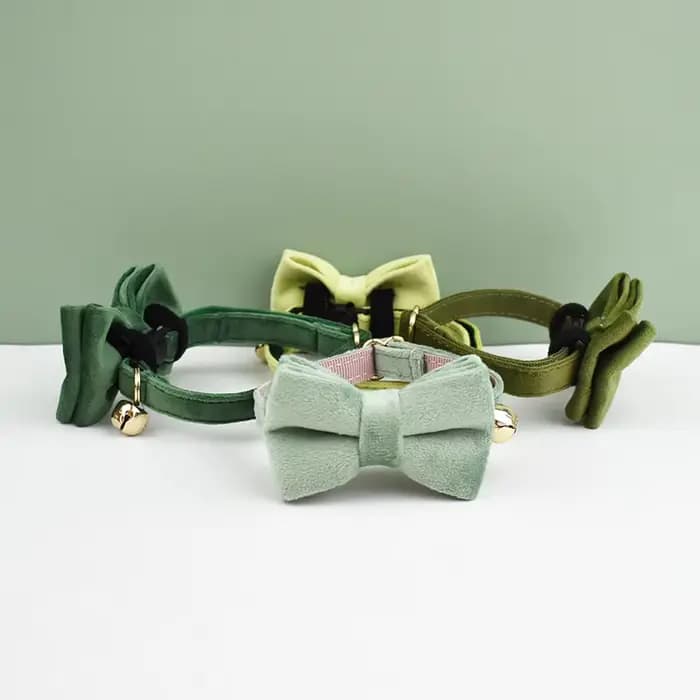 Collier de chat en velours, à la mode, avec nœud papillon, avec boucle de sécurité réglable, accessoires pour animaux de compagnie