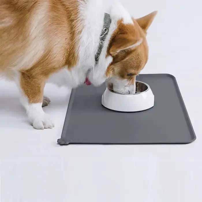 Tapis de nourriture pour chien et chat