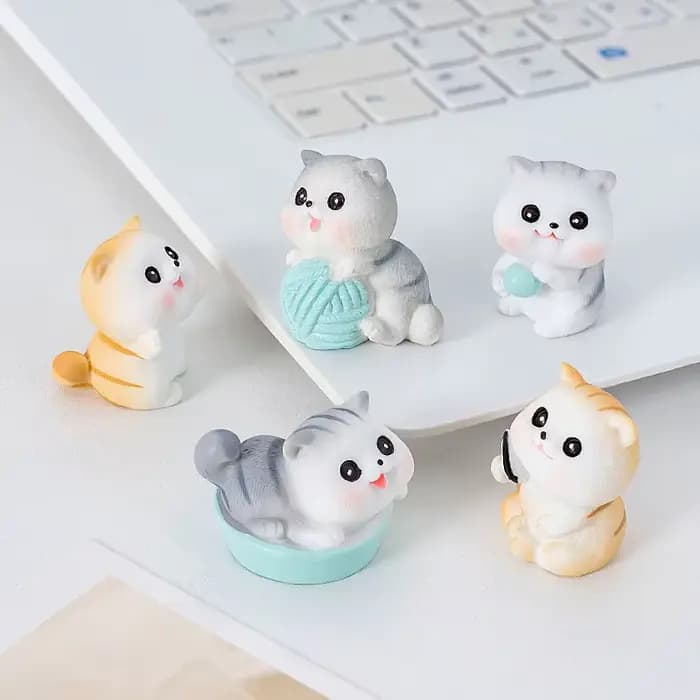 Figurine de petit chat en résine coquine, Mini chaton de dessin animé, ornements de bureau 3D, Figurines créatives montées sur voiture