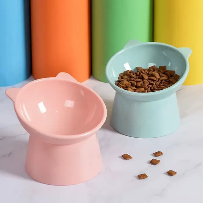 Bol incliné pour nourriture pour chat
