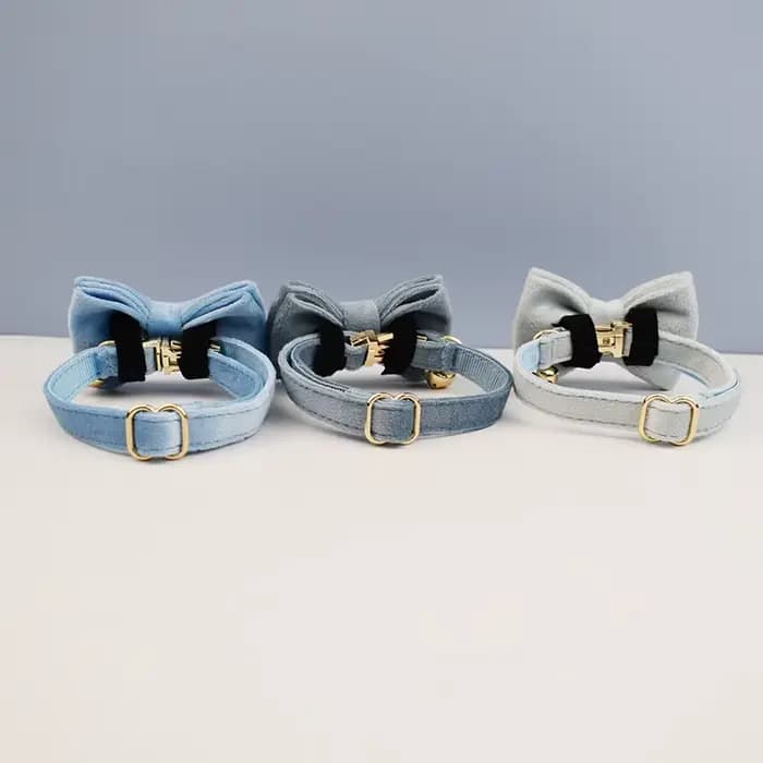 Collier pour chat mignon avec nœud papillon, collier personnalisé pour chat avec clochette, gravure,