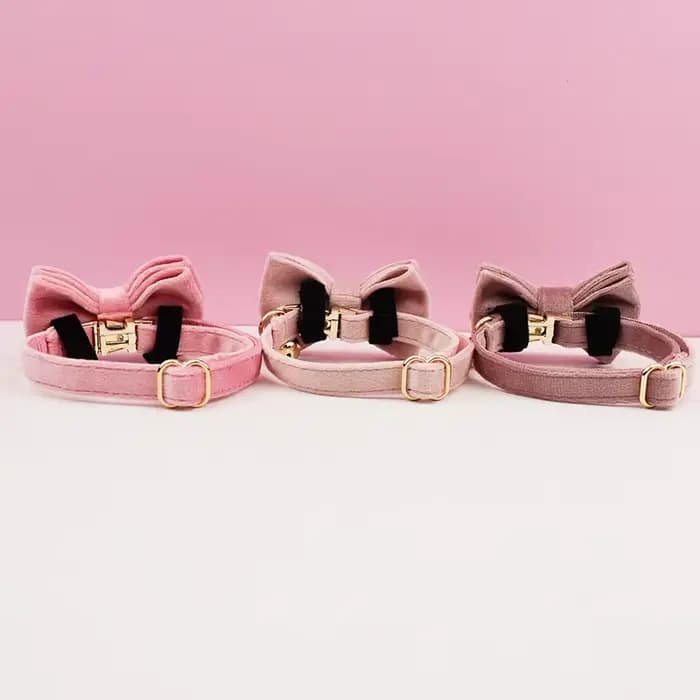 Collier pour chat réglable et élégant avec nœud papillon, caractéristique de sécurité pour animaux d