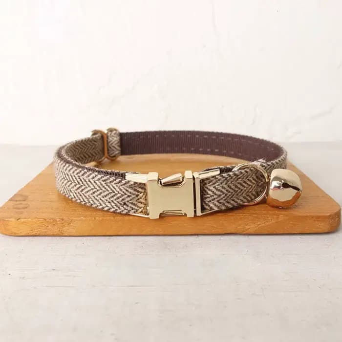 Collier pour chat réglable et Durable avec cloche, boucle en métal de couleur unie, collier pour chi