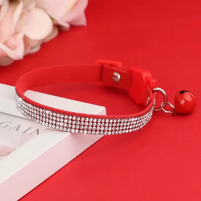 Collier pour chat en cuir suédé rose doux – Design strass scintillants avec cloche, détachable de sé