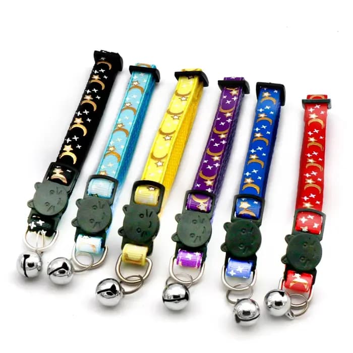 Collier pour chat étoiles et lune dorées avec boucle de sécurité réfléchissante et cloche