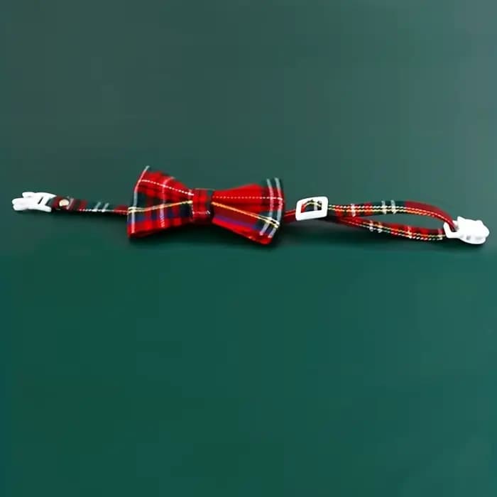 1pc collier de chat détachable pour animaux de compagnie nœud papillon et cloche mignon Plaid noël rouge élastique