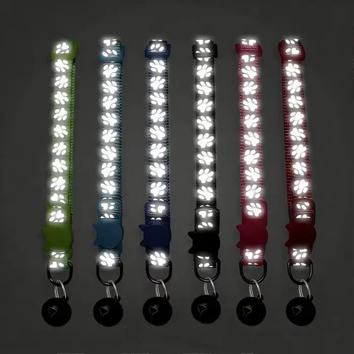 Collier pour animaux de compagnie avec porte-étiquette, étui de protection pour AirTag, colliers réfléchissants pour chats avec clochettes, réglables de 8 à 12,5 pouces pour s'adapter à tous les chats