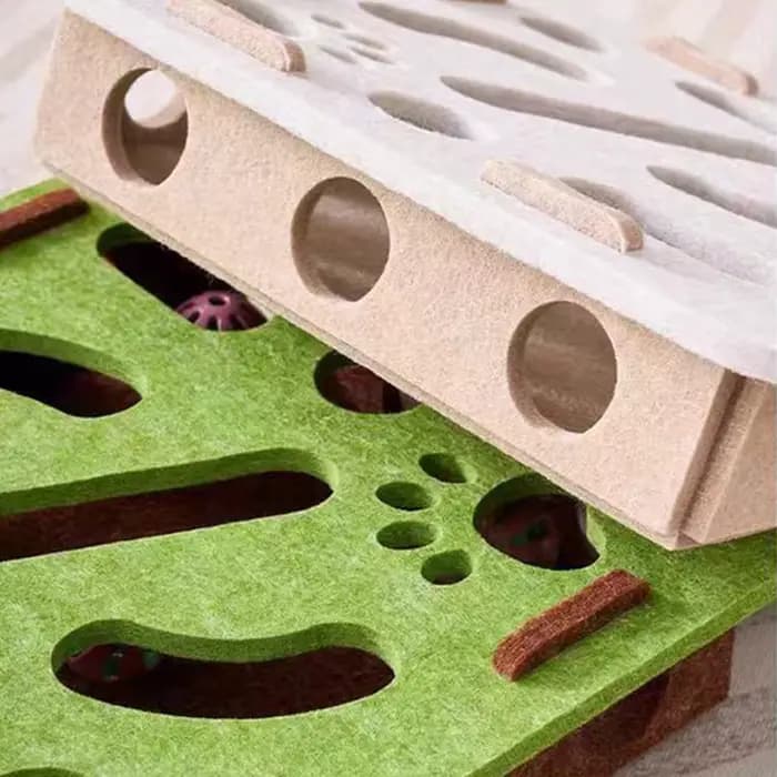 Jeu de labyrinthe en feutre pour chat