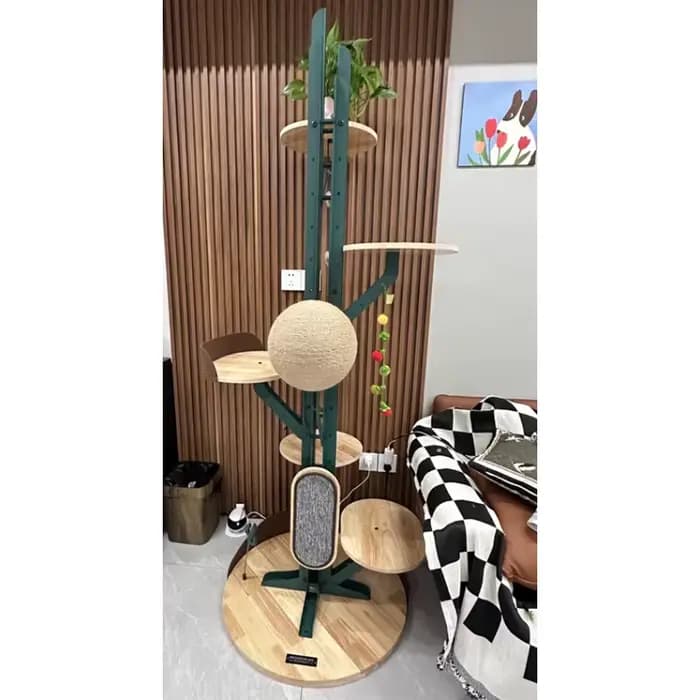 Arbre à chat en forme de cactus