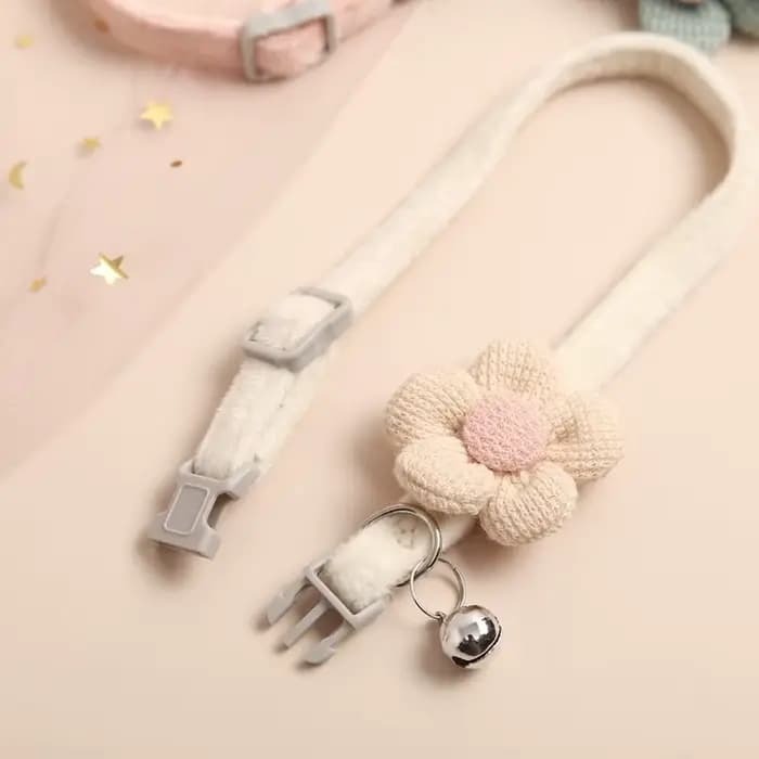 Collier de clochette de dessin animé coloré pour animal de compagnie, collier de sueur réglable mignon, nœud papillon fleur de soleil, polyester doux, petit chien et chat