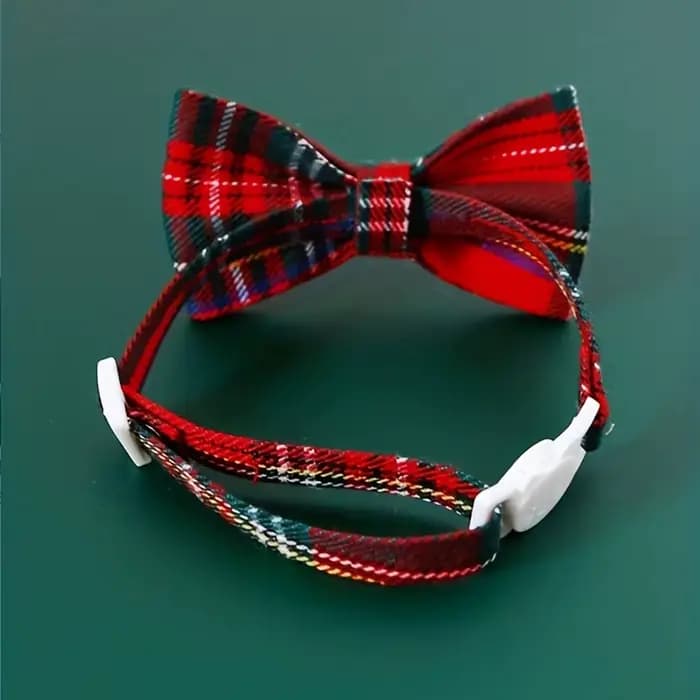 1pc collier de chat détachable pour animaux de compagnie nœud papillon et cloche mignon Plaid noël rouge élastique