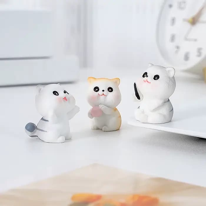 Figurine de petit chat en résine coquine, Mini chaton de dessin animé, ornements de bureau 3D, Figurines créatives montées sur voiture