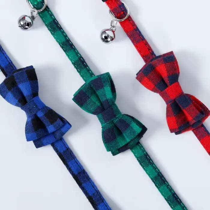 Collier de Noël à carreaux rouge pour chat et chien