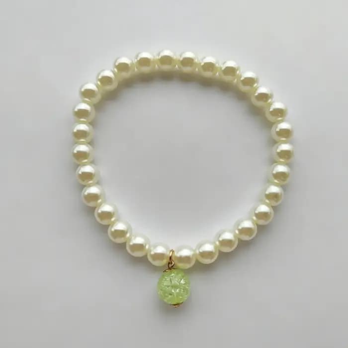 Un adorable collier avec pendentif chat – Magnifique