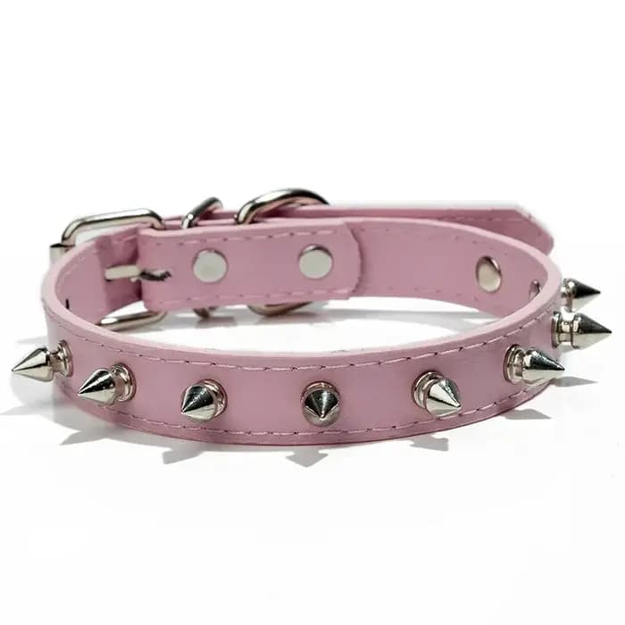 Collier en cuir clouté à pointes pour animaux de compagnie