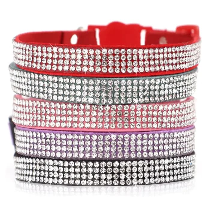 Collier pour chat en cuir suédé rose doux – Design strass scintillants avec cloche, détachable de sécurité et XS/S réglable pour chats et chiots