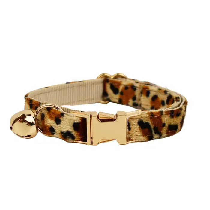 Collier pour chat avec nœud papillon réglable, personnalisé, sûr, avec nom gravé, doux