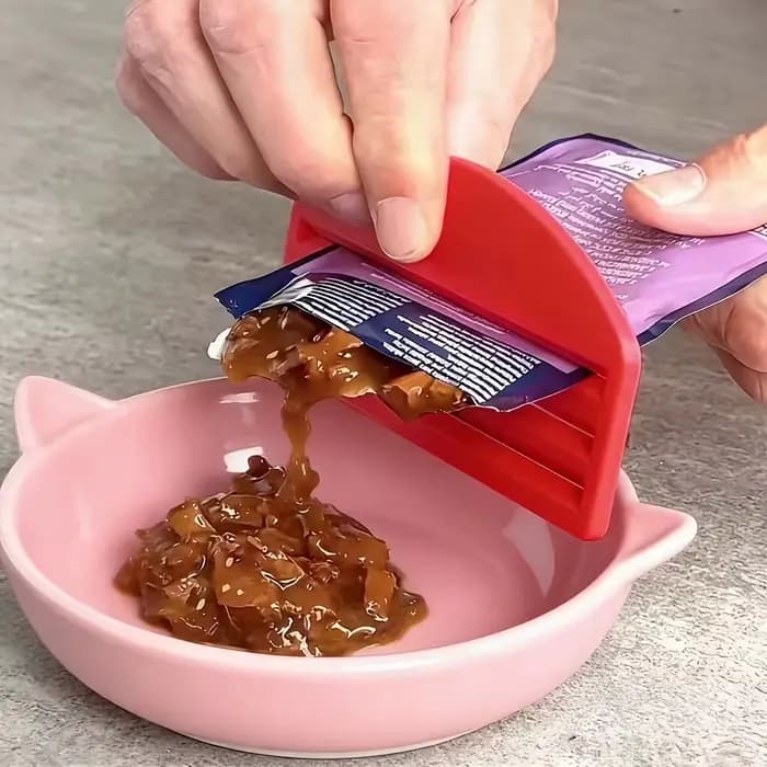 Distributeur de nourriture pour chats | Grattoir en plastique